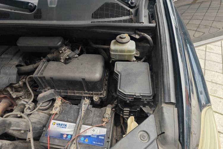 Used Toyota Highlander 2011 2.7L Two-Wheel Drive 5-Seater Sport Edition Engine Bay Left