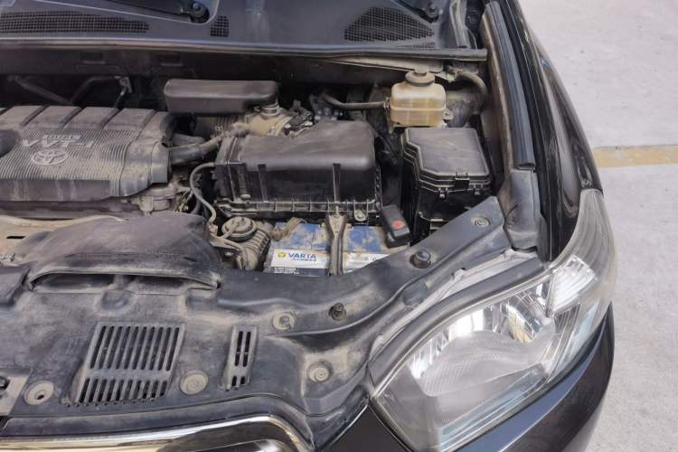 Used Toyota Highlander 2011 2.7L Two-Wheel Drive 5-Seater Sport Edition Engine Bay Left