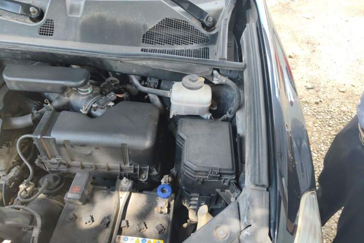 Used Toyota Highlander 2011 2.7L Two-Wheel Drive 5-Seater Sport Edition Engine Bay Left