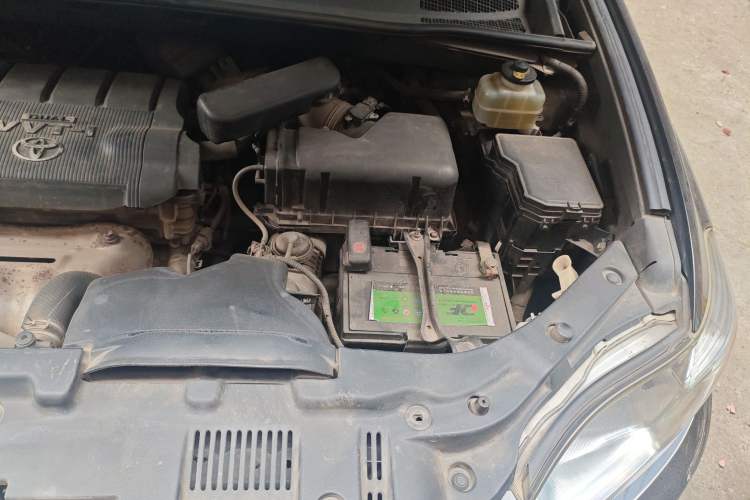 Used Toyota Highlander 2011 2.7L Two-Wheel Drive 5-Seater Sport Edition Engine Bay Left
