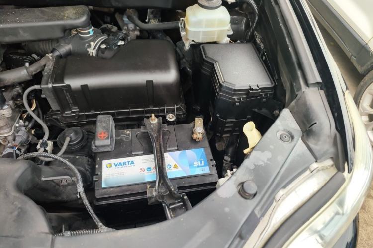 Used Toyota Highlander 2011 2.7L Two-Wheel Drive 7-Seater Luxury Edition Engine Bay Left
