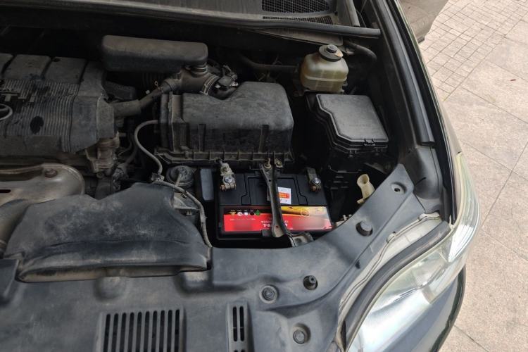 Used Toyota Highlander 2011 2.7L Two-Wheel Drive 7-Seater Luxury Edition Engine Bay Left