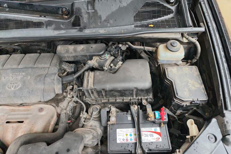 Used Toyota Highlander 2011 2.7L Two-Wheel Drive 7-Seater Luxury Edition Engine Bay Left