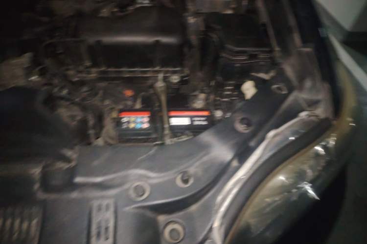 Used Toyota Highlander 2011 2.7L Two-Wheel Drive 7-Seater Luxury Edition Engine Bay Left
