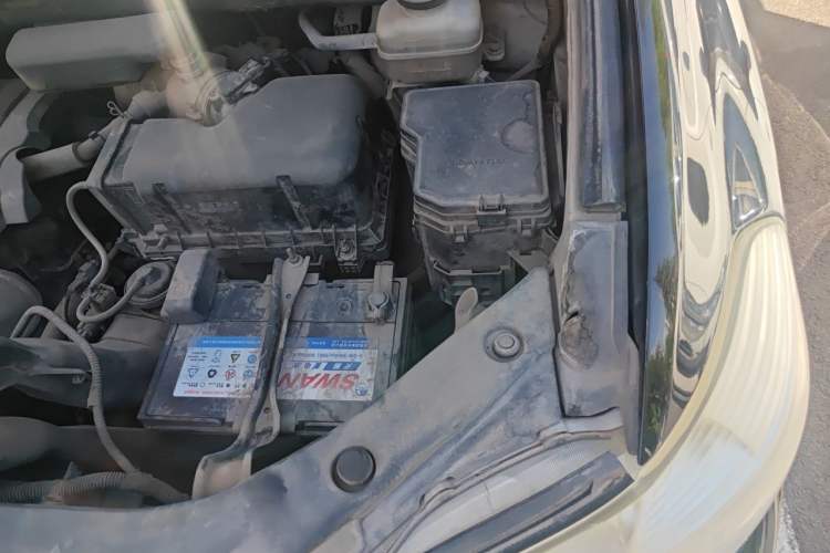 Used Toyota Highlander 2011 2.7L Two-Wheel Drive 5-Seater Elite Edition Engine Bay Left