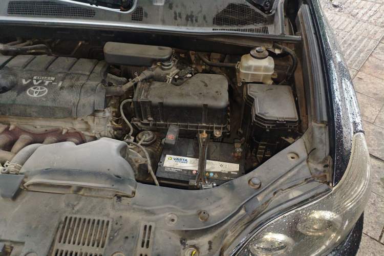Used Toyota Highlander 2011 2.7L Two-Wheel Drive 7-Seater Luxury Edition Engine Bay Left