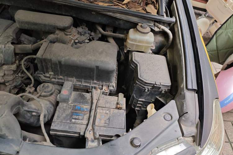 Used Toyota Highlander 2011 2.7L Two-Wheel Drive 5-Seater Elite Edition Engine Bay Left