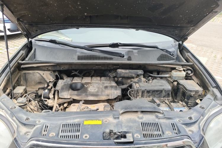 Used Toyota Highlander 2011 2.7L Two-Wheel Drive 7-Seater Luxury Edition Engine Bay