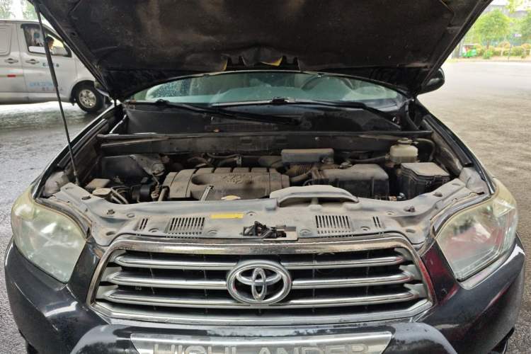 Used Toyota Highlander 2011 2.7L Two-Wheel Drive 7-Seater Luxury Edition Engine Bay