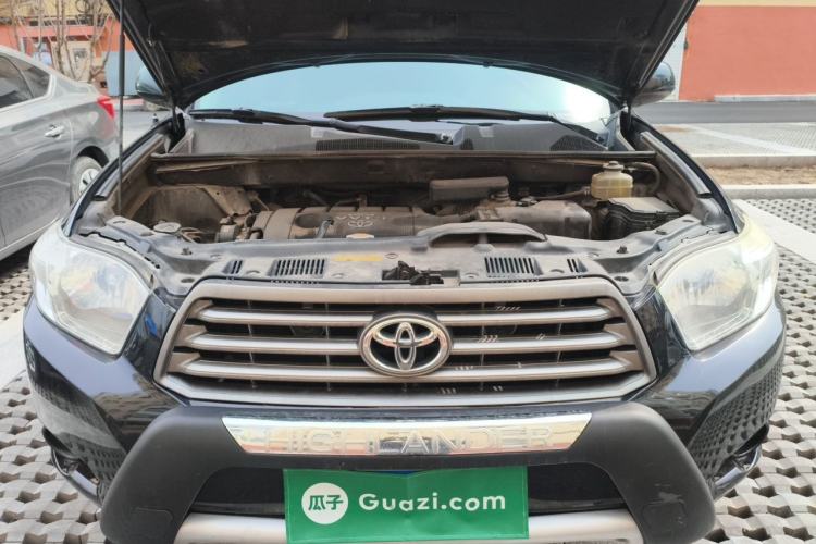 Used Toyota Highlander 2011 2.7L Two-Wheel Drive 5-Seater Elite Edition Engine Bay