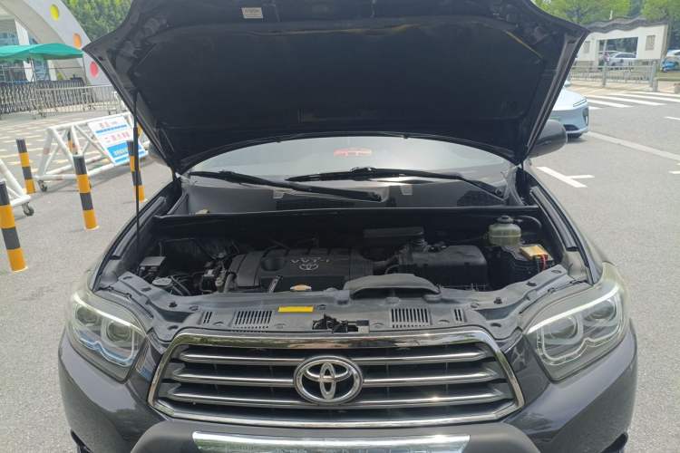 Used Toyota Highlander 2011 2.7L Two-Wheel Drive 7-Seater Luxury Navigation Edition Engine Bay