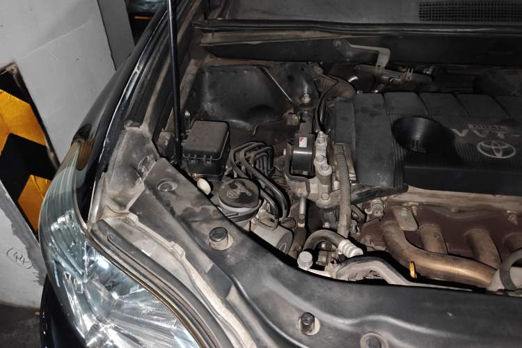 Used Toyota Highlander 2011 2.7L Two-Wheel Drive 7-Seater Supreme Edition Engine Bay Right