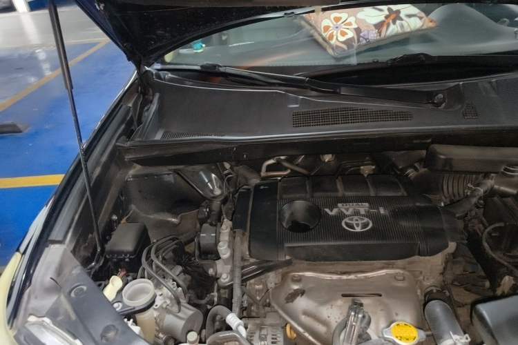 Used Toyota Highlander 2011 2.7L Two-Wheel Drive 7-Seater Luxury Edition Engine Bay Right