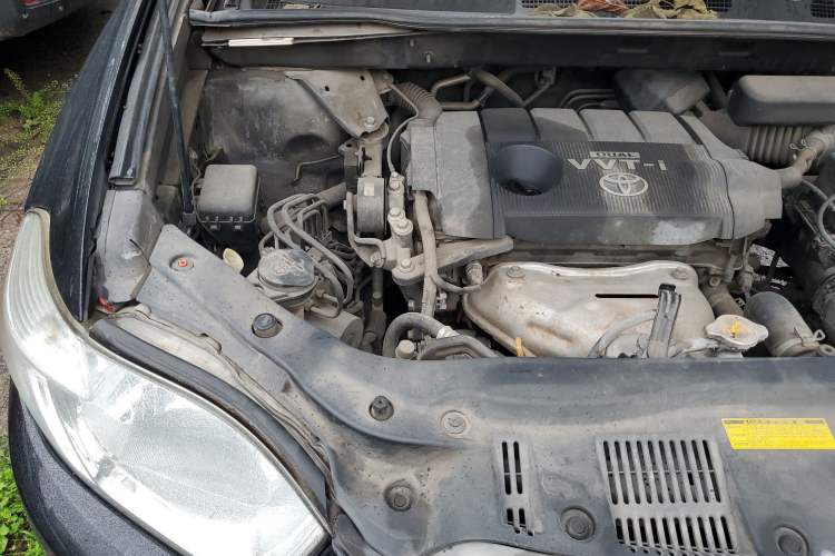 Used Toyota Highlander 2011 2.7L Two-Wheel Drive 7-Seater Elite Edition Engine Bay Right