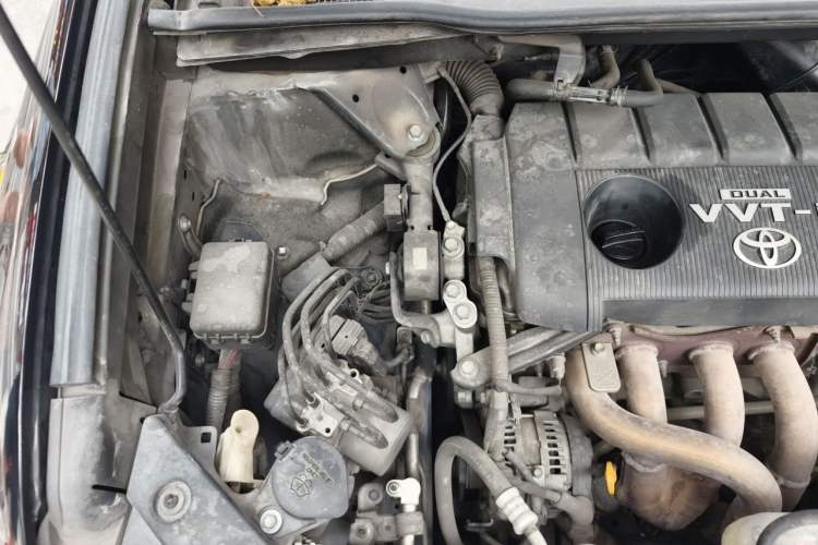 Used Toyota Highlander 2011 2.7L Two-Wheel Drive 7-Seater Luxury Edition Engine Bay Right
