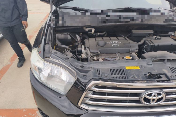 Used Toyota Highlander 2011 2.7L Two-Wheel Drive 5-Seater Sport Edition Engine Bay Right