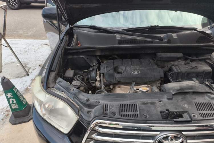 Used Toyota Highlander 2011 2.7L Two-Wheel Drive 7-Seater Supreme Edition Engine Bay Right