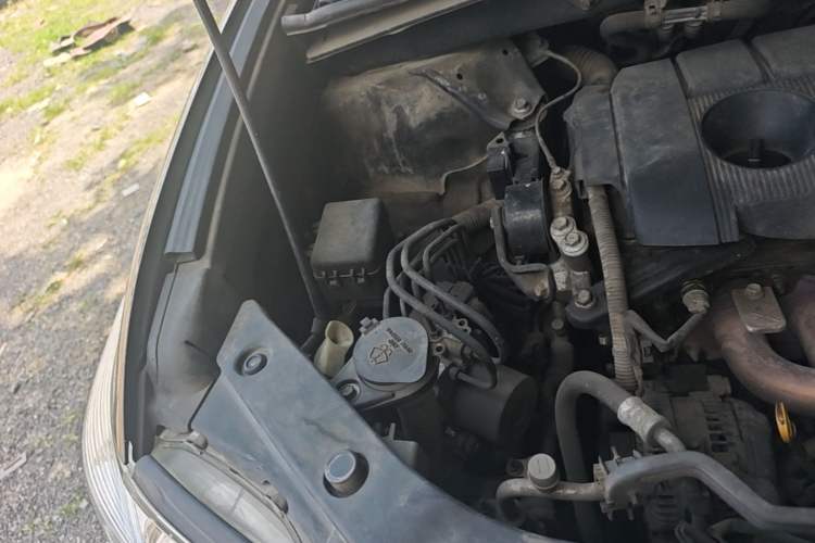 Used Toyota Highlander 2011 2.7L Two-Wheel Drive 7-Seater Supreme Edition Engine Bay Right