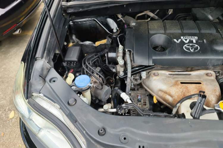Used Toyota Highlander 2011 2.7L Two-Wheel Drive 7-Seater Luxury Edition Engine Bay Right