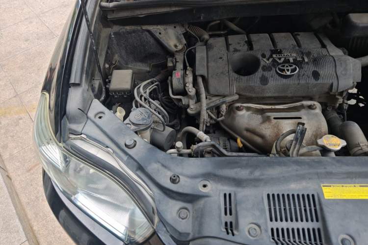 Used Toyota Highlander 2011 2.7L Two-Wheel Drive 7-Seater Luxury Edition Engine Bay Right