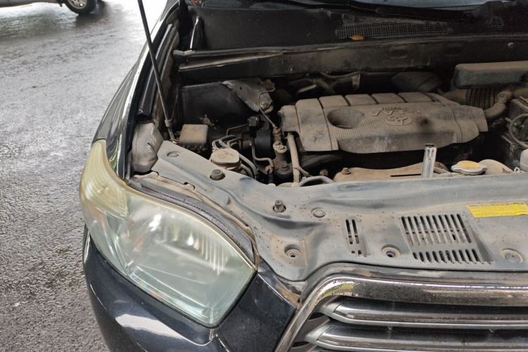 Used Toyota Highlander 2011 2.7L Two-Wheel Drive 7-Seater Luxury Edition Engine Bay Right