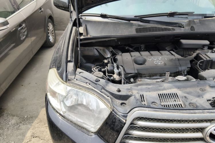 Used Toyota Highlander 2011 2.7L Two-Wheel Drive 5-Seater Elite Edition Engine Bay Right