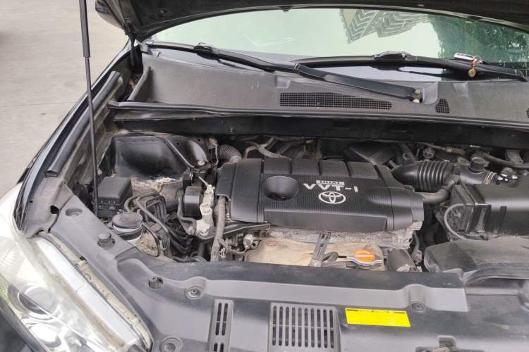 Used Toyota Highlander 2011 2.7L Two-Wheel Drive 7-Seater Luxury Edition Engine Bay Right