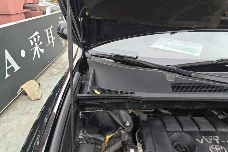 Used Toyota Highlander 2011 2.7L Two-Wheel Drive 7-Seater Luxury Navigation Edition Engine Bay Right