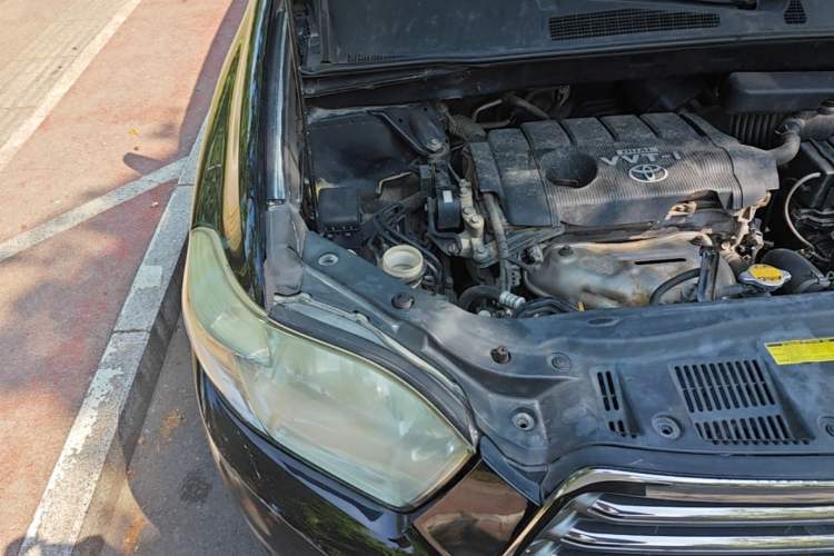 Used Toyota Highlander 2011 2.7L Two-Wheel Drive 7-Seater Luxury Navigation Edition Engine Bay Right