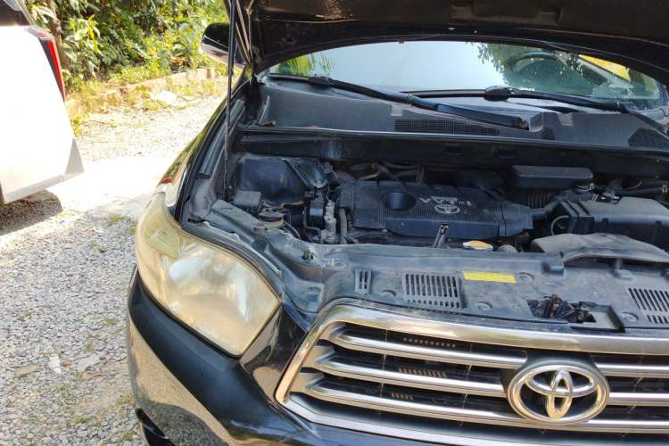 Used Toyota Highlander 2011 2.7L Two-Wheel Drive 7-Seater Luxury Edition Engine Bay Right