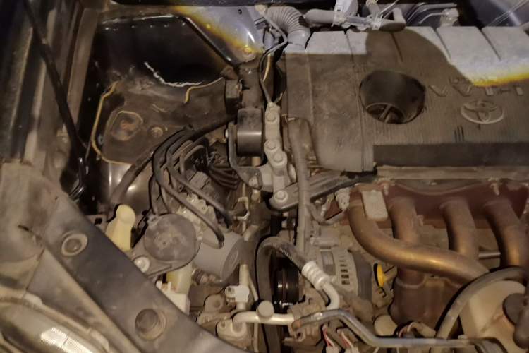 Used Toyota Highlander 2011 2.7L Two-Wheel Drive 5-Seater Sport Edition Engine Bay Right