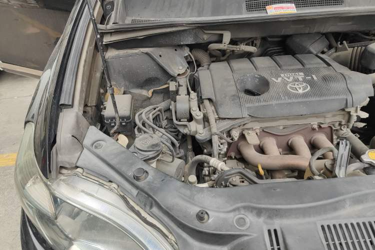 Used Toyota Highlander 2011 2.7L Two-Wheel Drive 7-Seater Luxury Edition Engine Bay Right