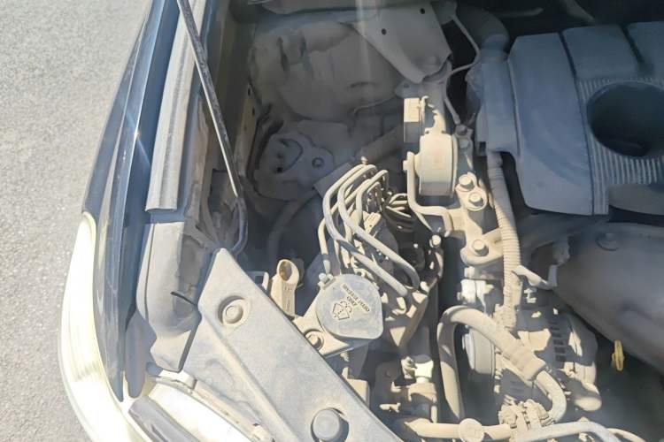 Used Toyota Highlander 2011 2.7L Two-Wheel Drive 5-Seater Elite Edition Engine Bay Right