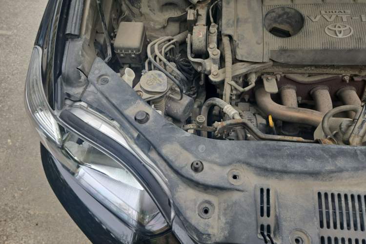 Used Toyota Highlander 2011 2.7L Two-Wheel Drive 7-Seater Elite Edition Engine Bay Right