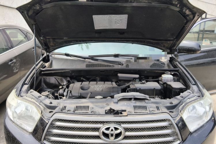 Used Toyota Highlander 2011 2.7L Two-Wheel Drive 5-Seater Elite Edition Engine Bay