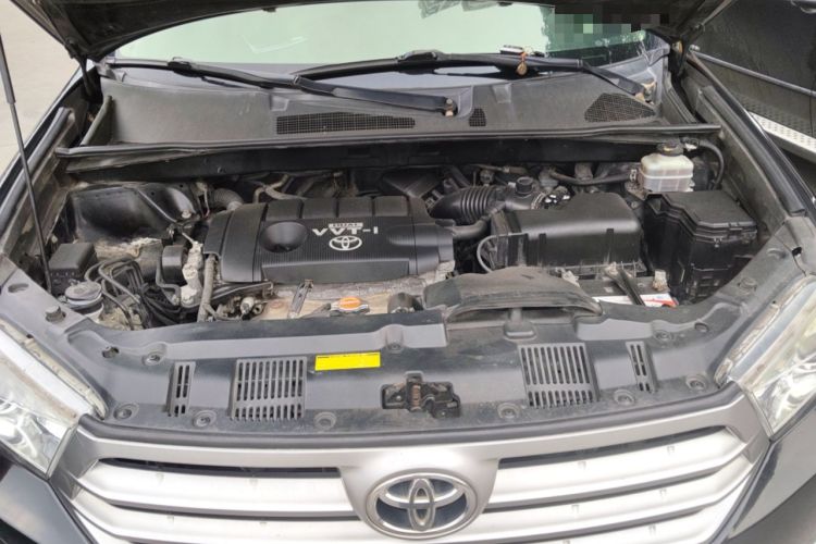 Used Toyota Highlander 2011 2.7L Two-Wheel Drive 7-Seater Luxury Edition Engine Bay