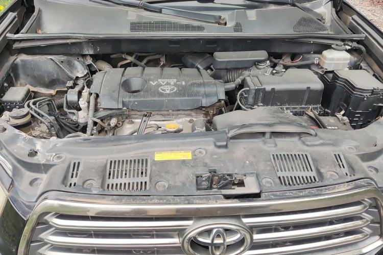 Used Toyota Highlander 2011 2.7L Two-Wheel Drive 7-Seater Luxury Edition Engine Bay