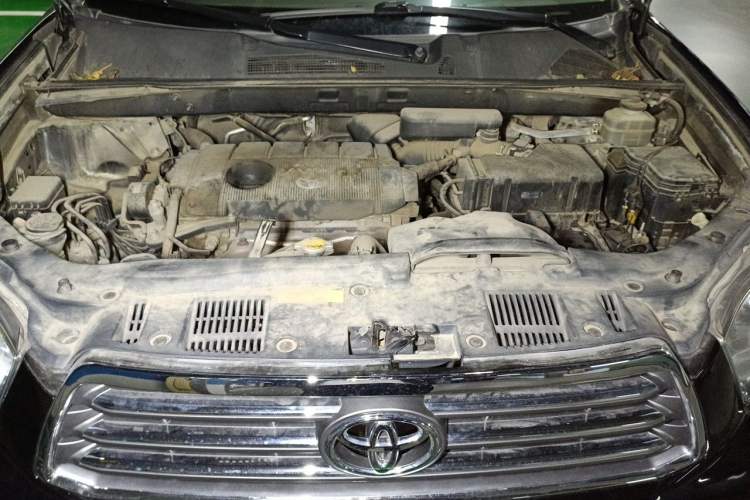 Used Toyota Highlander 2011 2.7L Two-Wheel Drive 7-Seater Luxury Navigation Edition Engine Bay