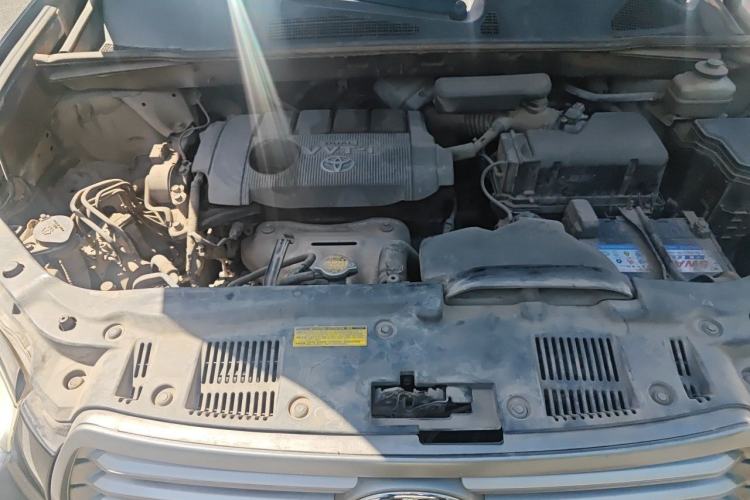 Used Toyota Highlander 2011 2.7L Two-Wheel Drive 5-Seater Elite Edition Engine Bay