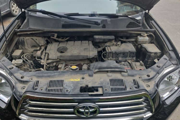 Used Toyota Highlander 2011 2.7L Two-Wheel Drive 7-Seater Elite Edition Engine Bay