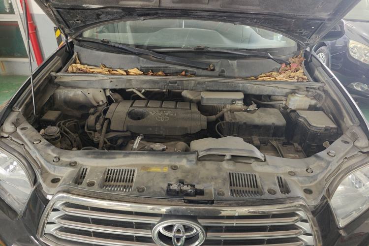 Used Toyota Highlander 2011 2.7L Two-Wheel Drive 7-Seater Luxury Navigation Edition Engine Bay