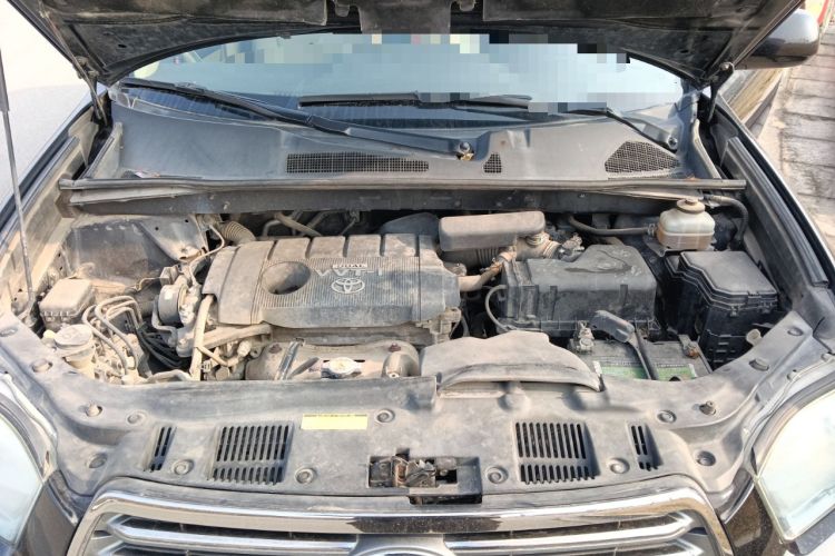 Used Toyota Highlander 2011 2.7L Two-Wheel Drive 7-Seater Luxury Edition Engine Bay