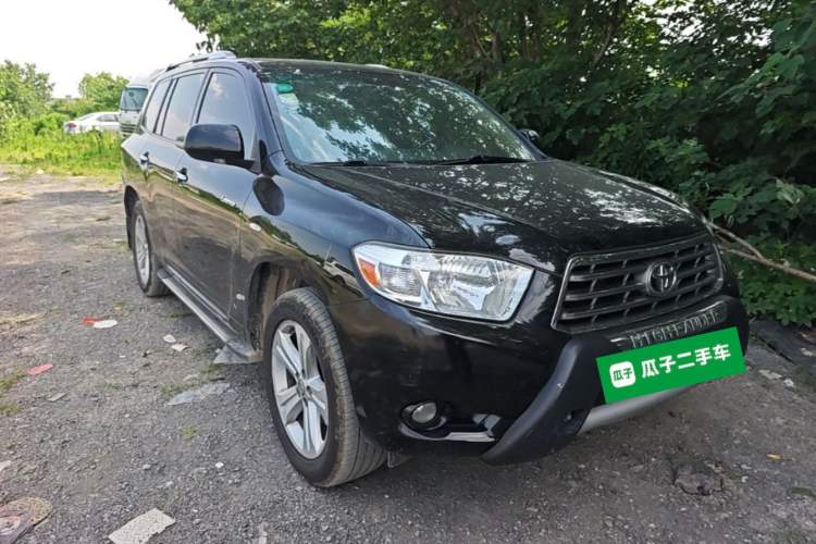 Used Toyota Highlander 2011 2.7L Two-Wheel Drive 7-Seater Supreme Edition Front Right 45 Deg