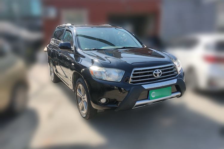 Used Toyota Highlander 2011 2.7L Two-Wheel Drive 7-Seater Luxury Edition Front Right 45 Deg