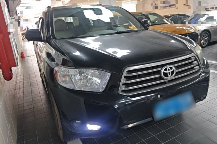 Used Toyota Highlander 2011 2.7L Two-Wheel Drive 7-Seater Luxury Edition Front Right 45 Deg