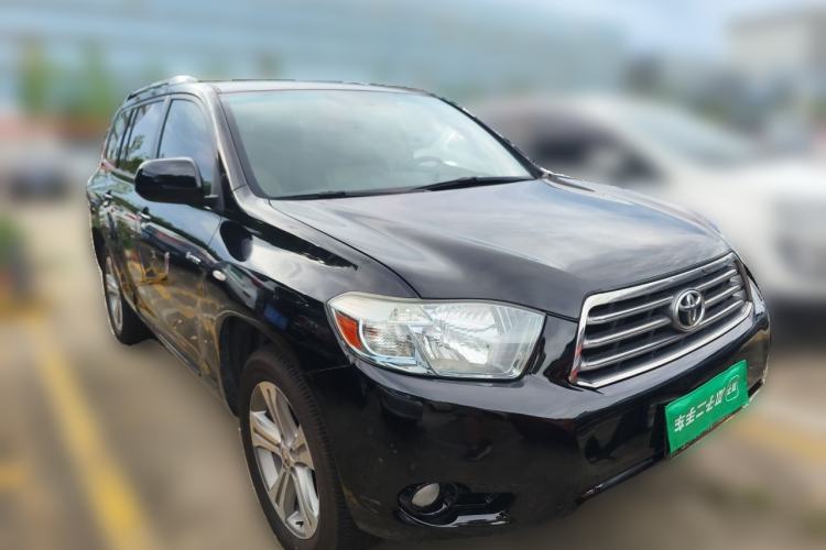 Used Toyota Highlander 2011 2.7L Two-Wheel Drive 7-Seater Luxury Edition Front Right 45 Deg