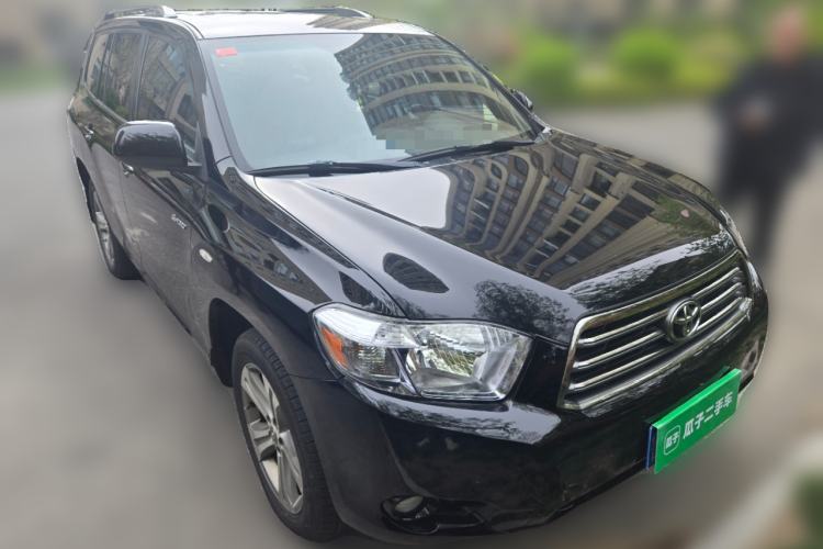 Used Toyota Highlander 2011 2.7L Two-Wheel Drive 7-Seater Elite Edition Front Right 45 Deg