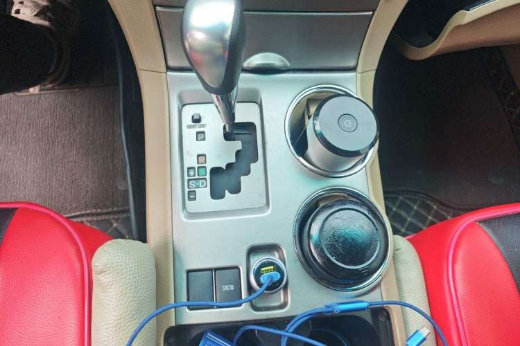 Used Toyota Highlander 2011 2.7L Two-Wheel Drive 7-Seater Elite Edition Gear Lever