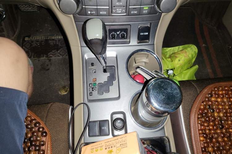 Used Toyota Highlander 2011 2.7L Two-Wheel Drive 7-Seater Luxury Navigation Edition Gear Lever