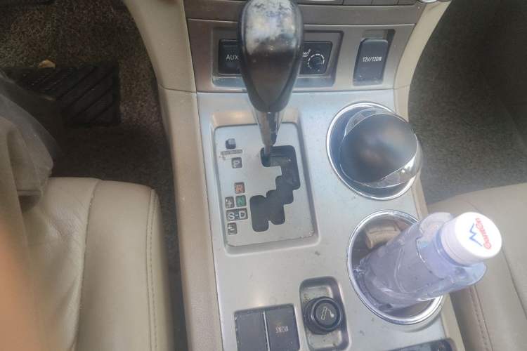 Used Toyota Highlander 2011 2.7L Two-Wheel Drive 7-Seater Luxury Edition Gear Lever